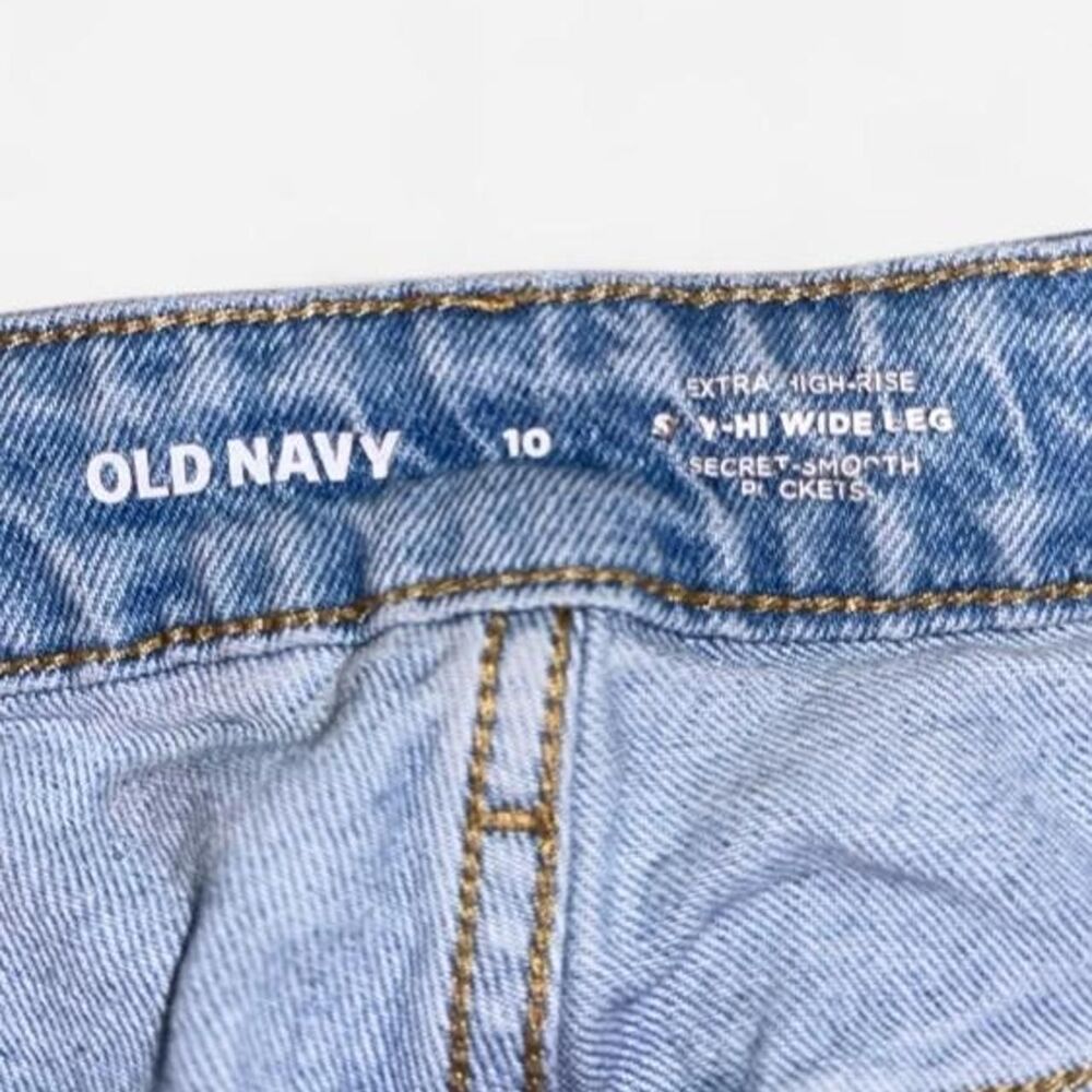 Old navy Women's Blue Jeans - Picture 3 of 7